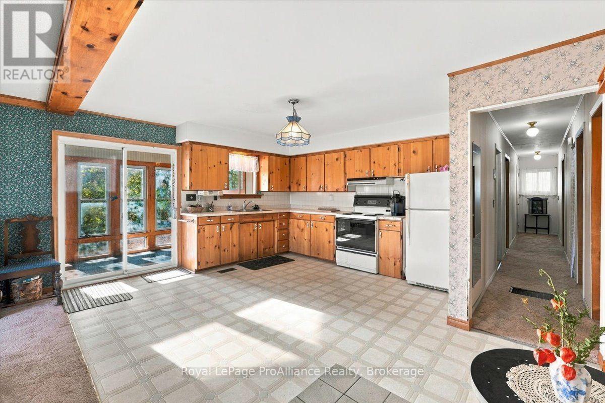 2096 Hollowview Road, Centre Hastings, Ontario  K0K 3E0 - Photo 15 - X14112986