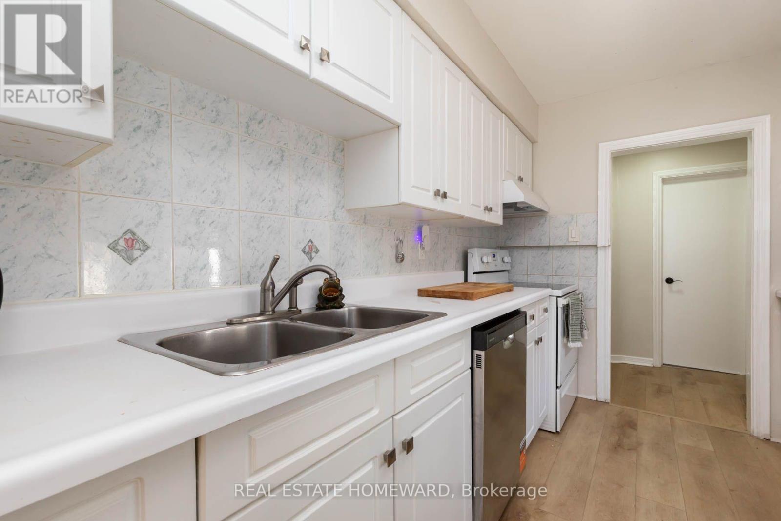 212 Clonmore Drive, Toronto (Birchcliffe-Cliffside), Ontario  M1N 1Y1 - Photo 15 - E14113880