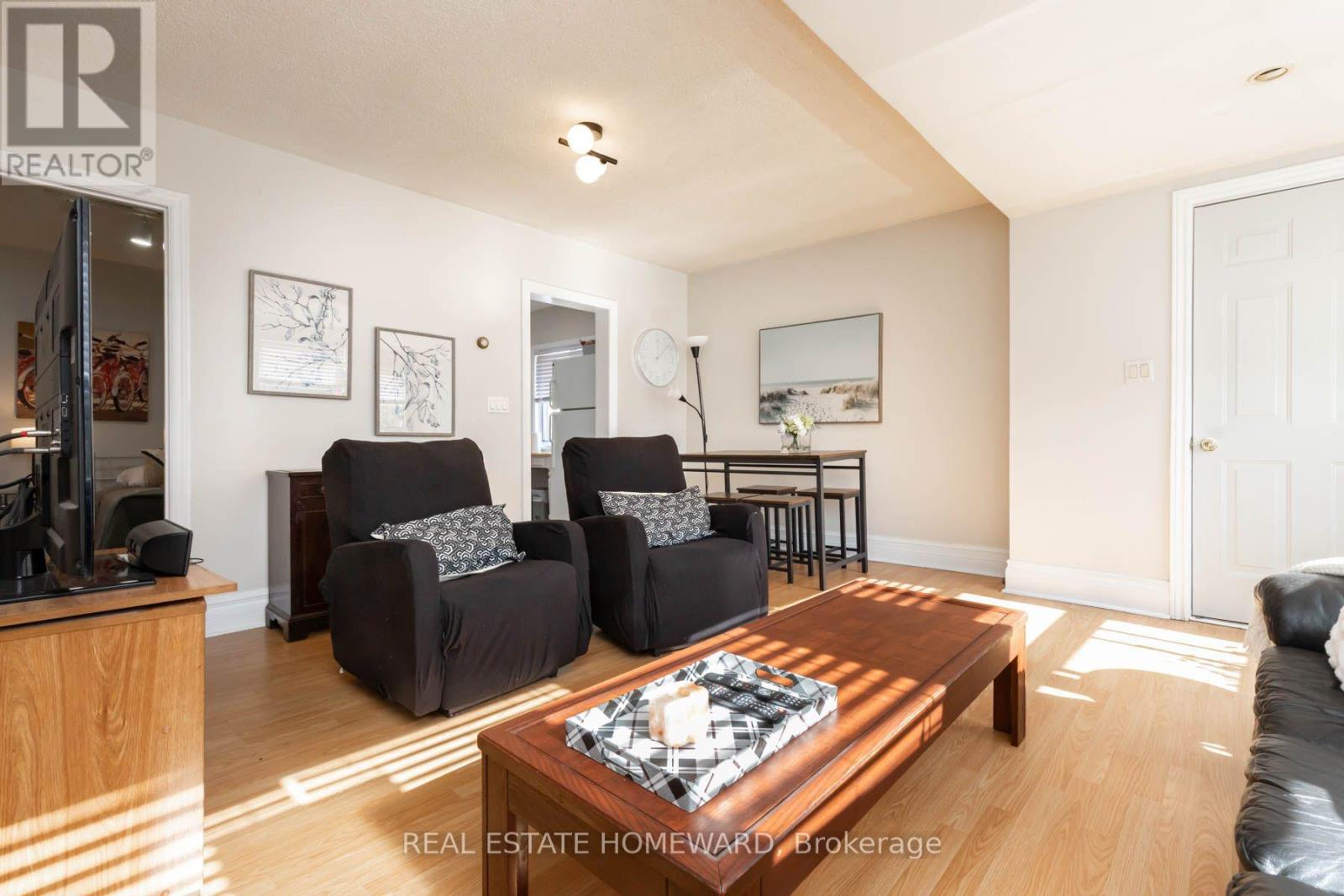 212 Clonmore Drive, Toronto (Birchcliffe-Cliffside), Ontario  M1N 1Y1 - Photo 5 - E14113880