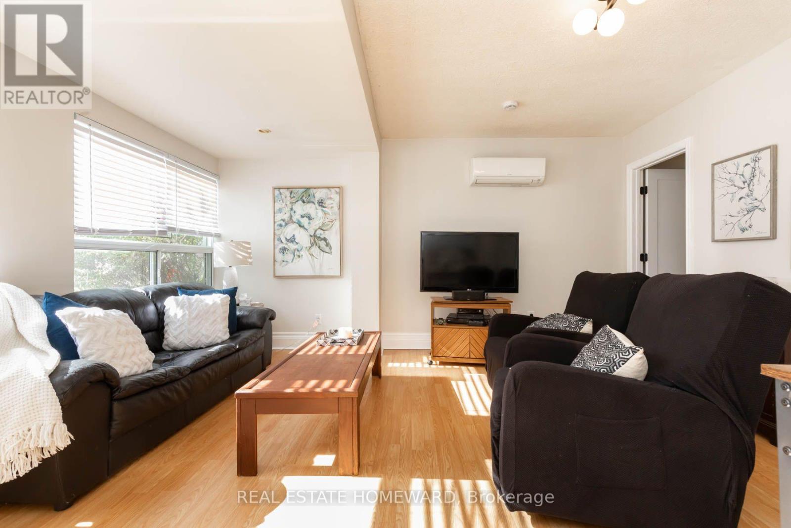 212 Clonmore Drive, Toronto (Birchcliffe-Cliffside), Ontario  M1N 1Y1 - Photo 6 - E14113880