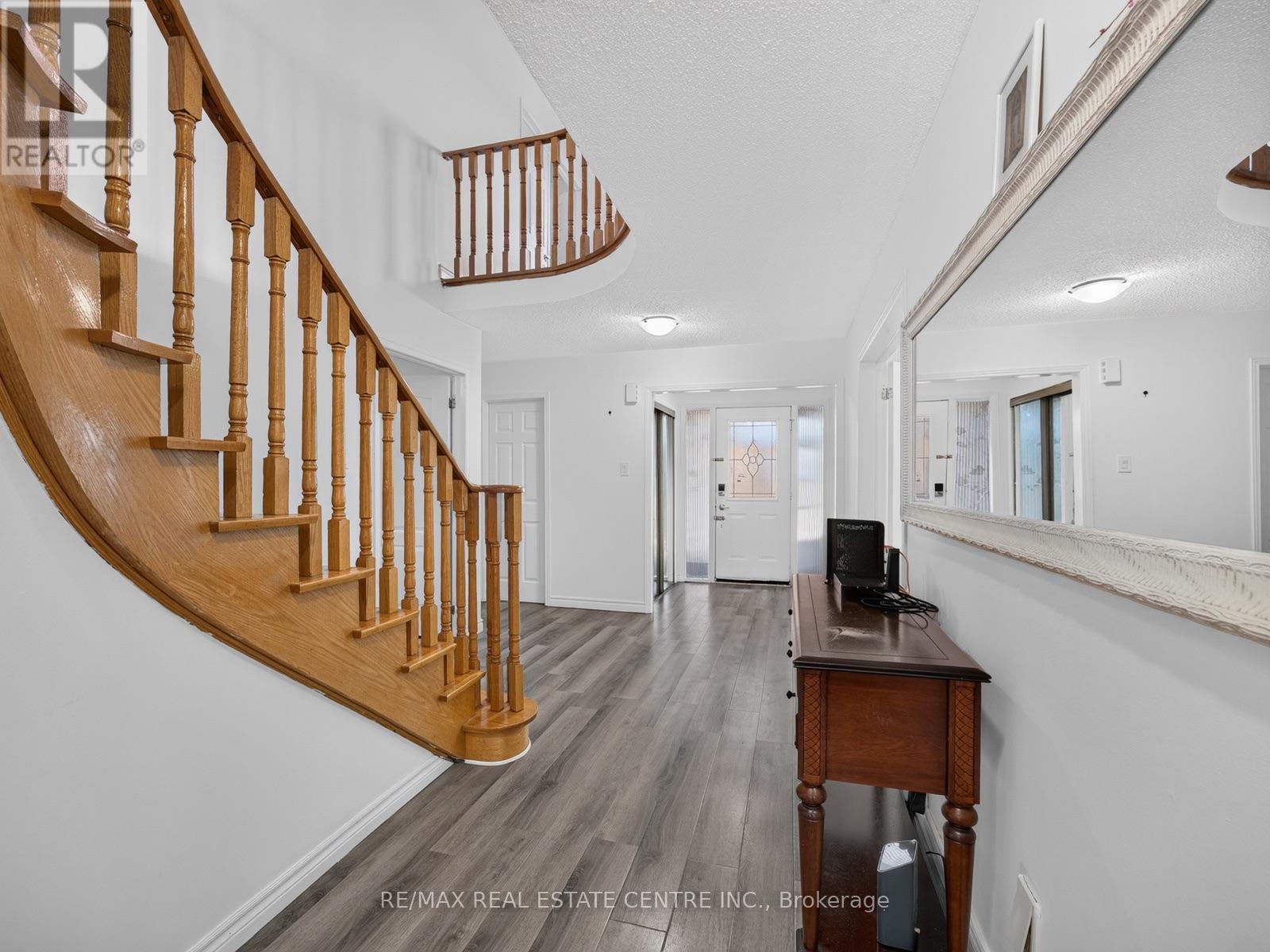 15 Hedgerow Avenue, Brampton, Ontario  L6Y 3C4 - Photo 11 - W14113884