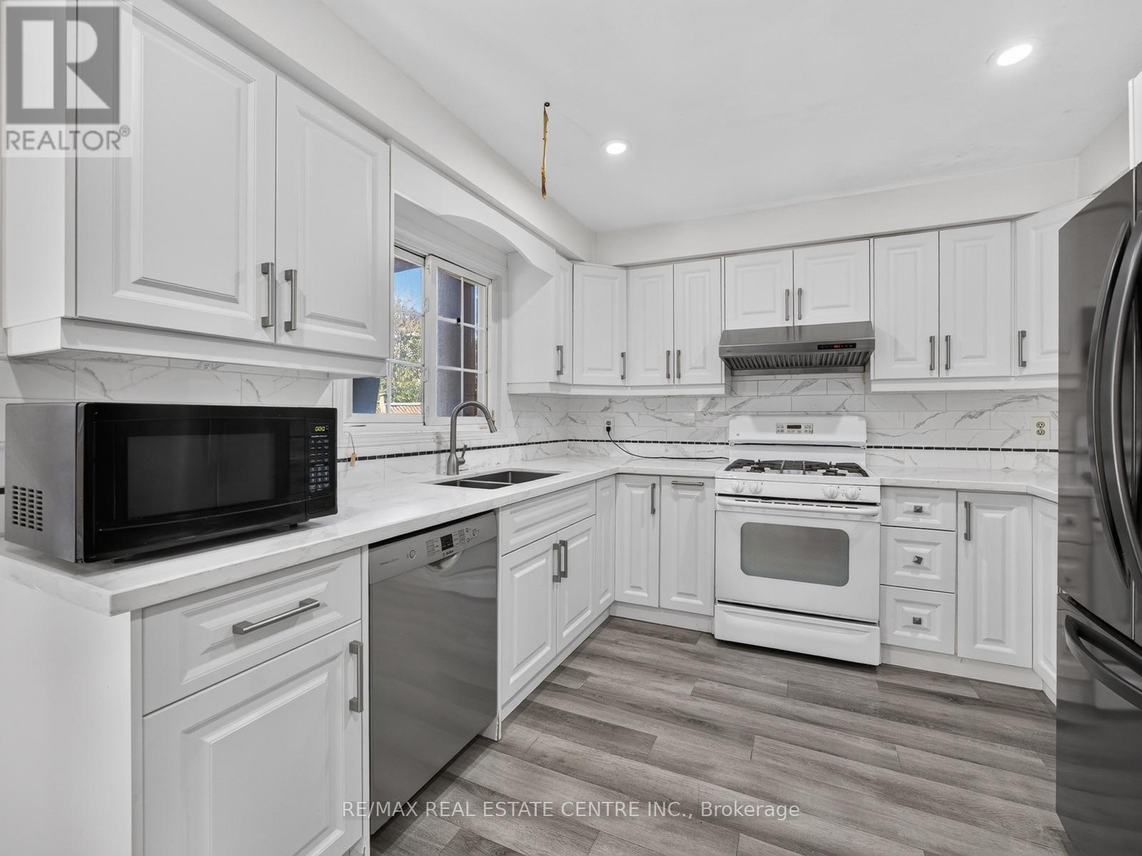 15 Hedgerow Avenue, Brampton, Ontario  L6Y 3C4 - Photo 15 - W14113884