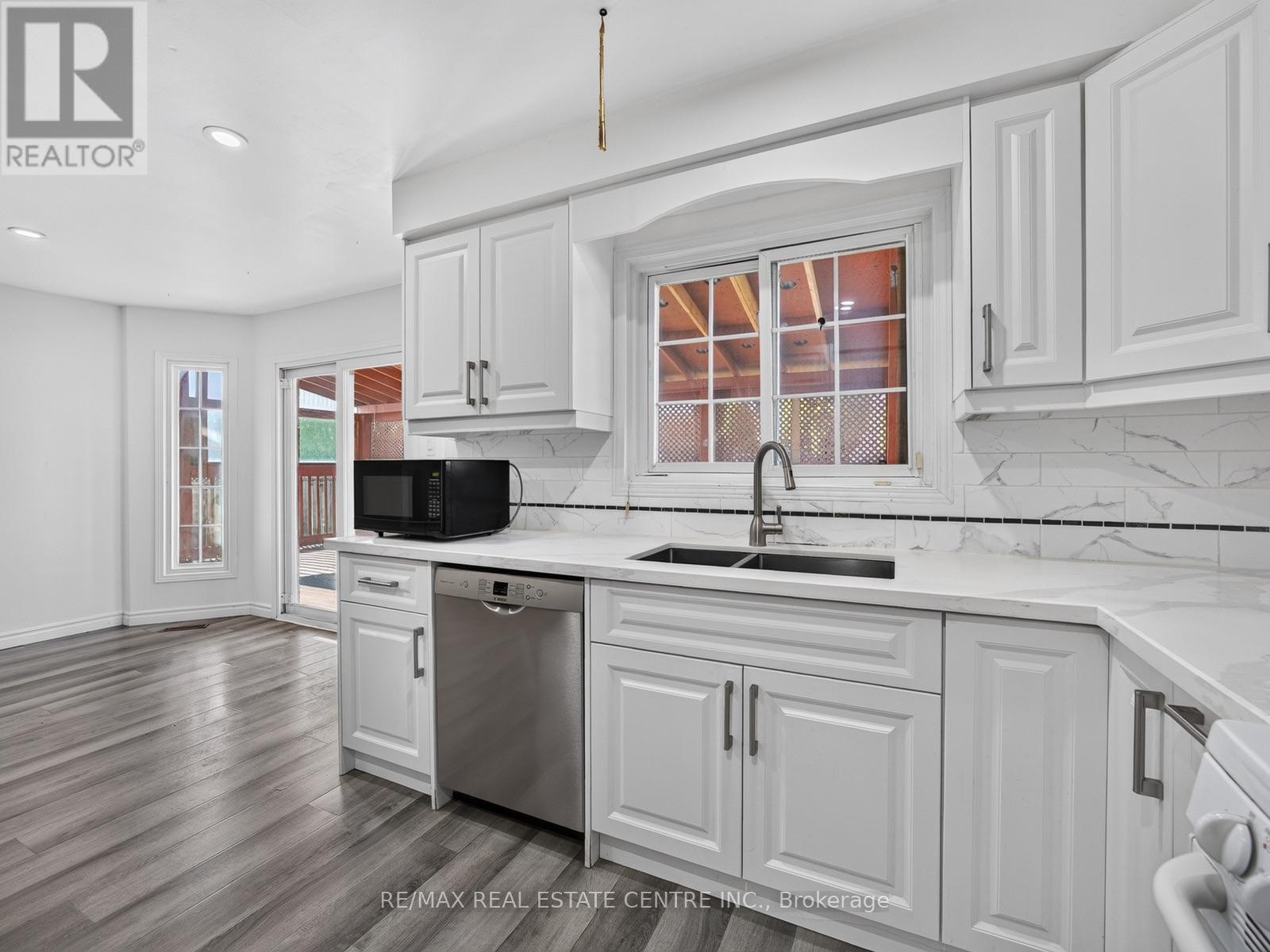 15 Hedgerow Avenue, Brampton, Ontario  L6Y 3C4 - Photo 16 - W14113884