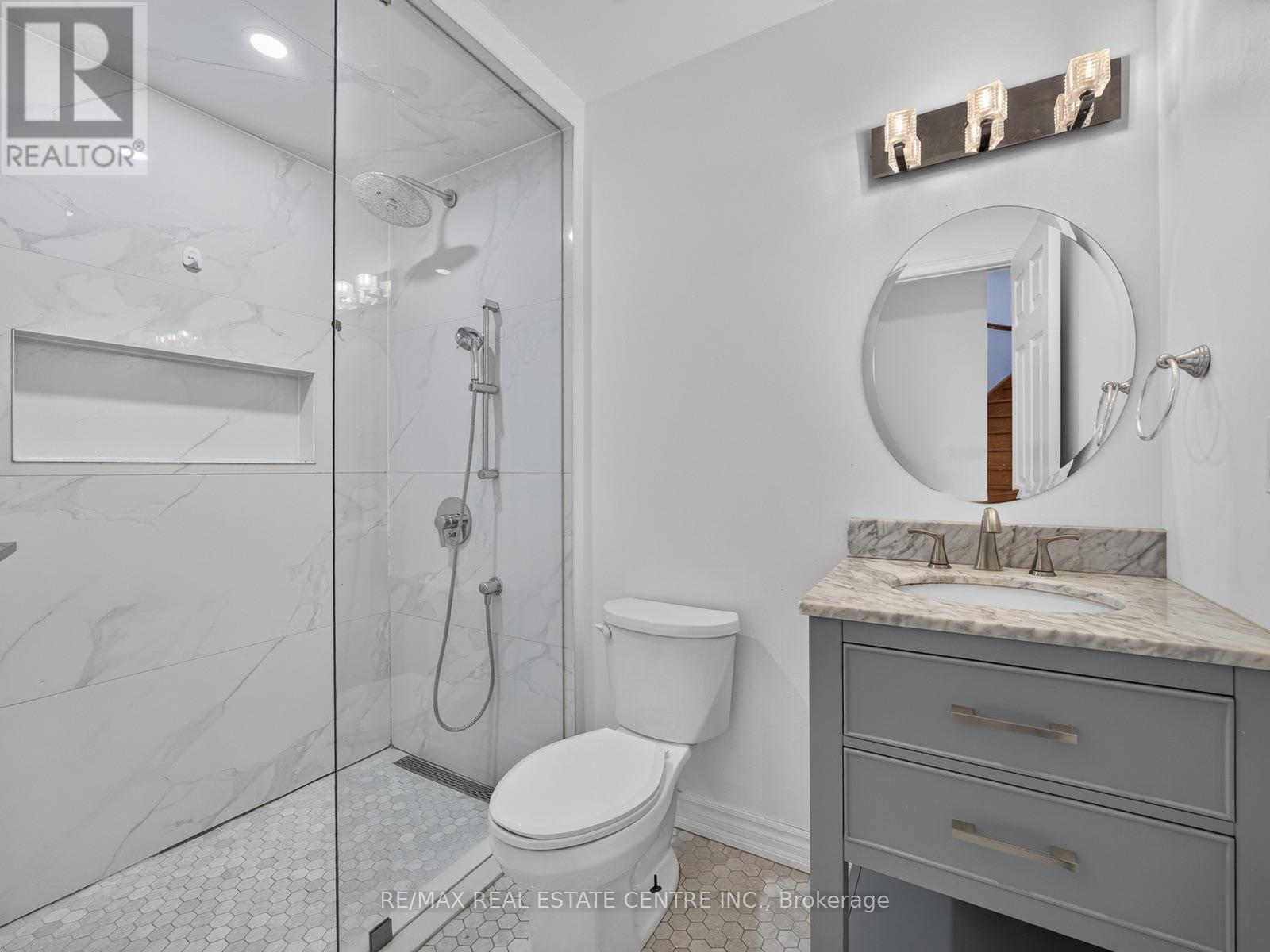 15 Hedgerow Avenue, Brampton, Ontario  L6Y 3C4 - Photo 6 - W14113884