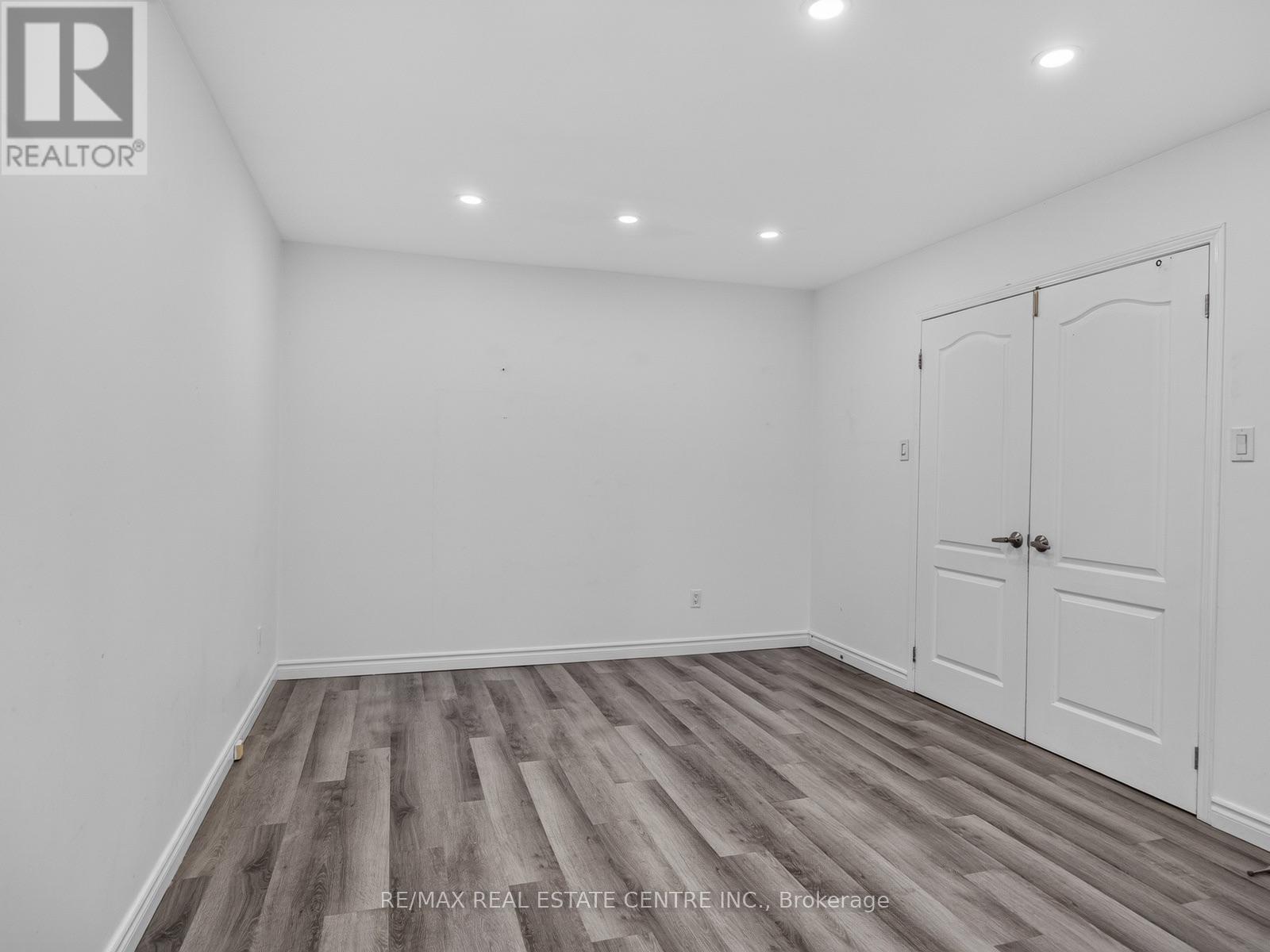15 Hedgerow Avenue, Brampton, Ontario  L6Y 3C4 - Photo 7 - W14113884