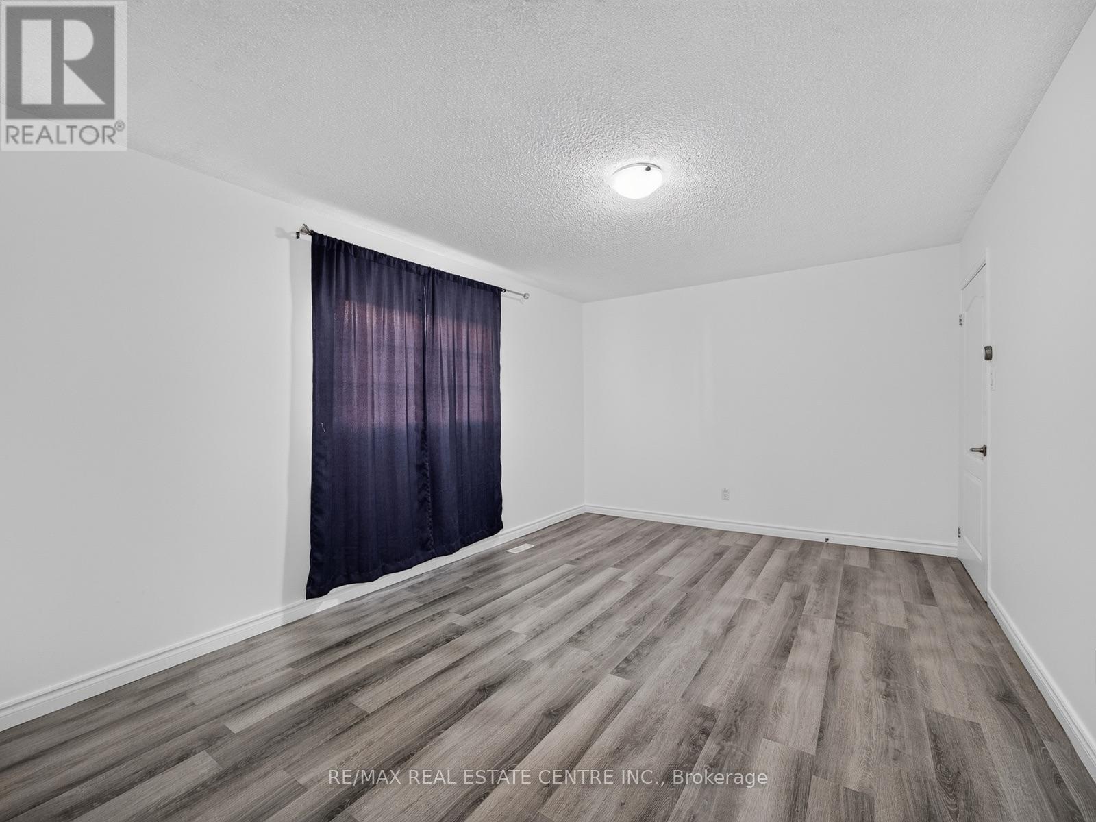 15 Hedgerow Avenue, Brampton, Ontario  L6Y 3C4 - Photo 8 - W14113884