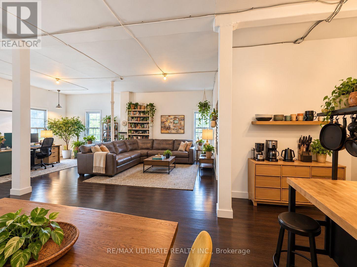 2nd Flr - 1720 Queen Street W, Toronto, Ontario  M6R 1B3 - Photo 2 - W14113898