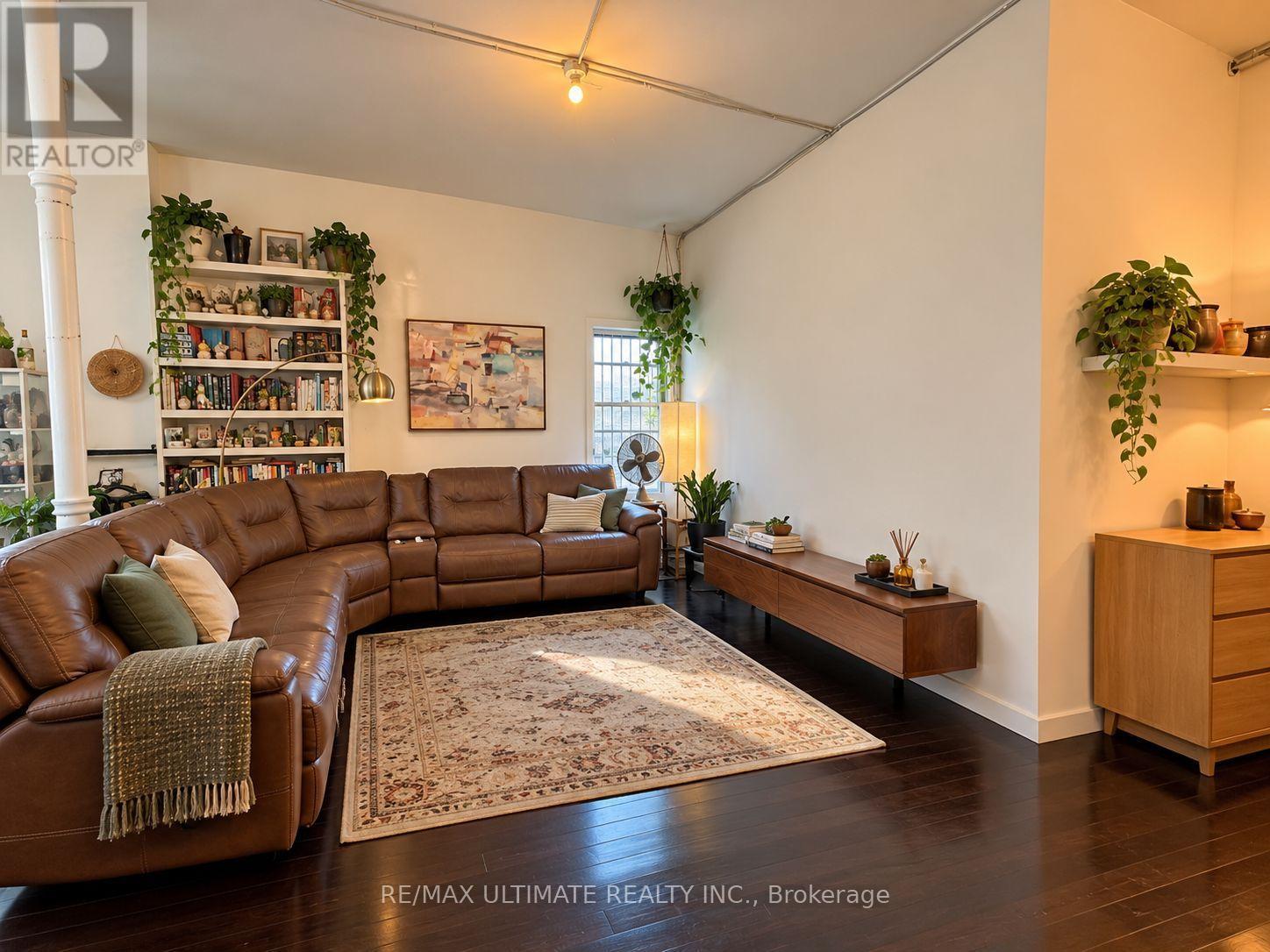 2nd Flr - 1720 Queen Street W, Toronto, Ontario  M6R 1B3 - Photo 8 - W14113898