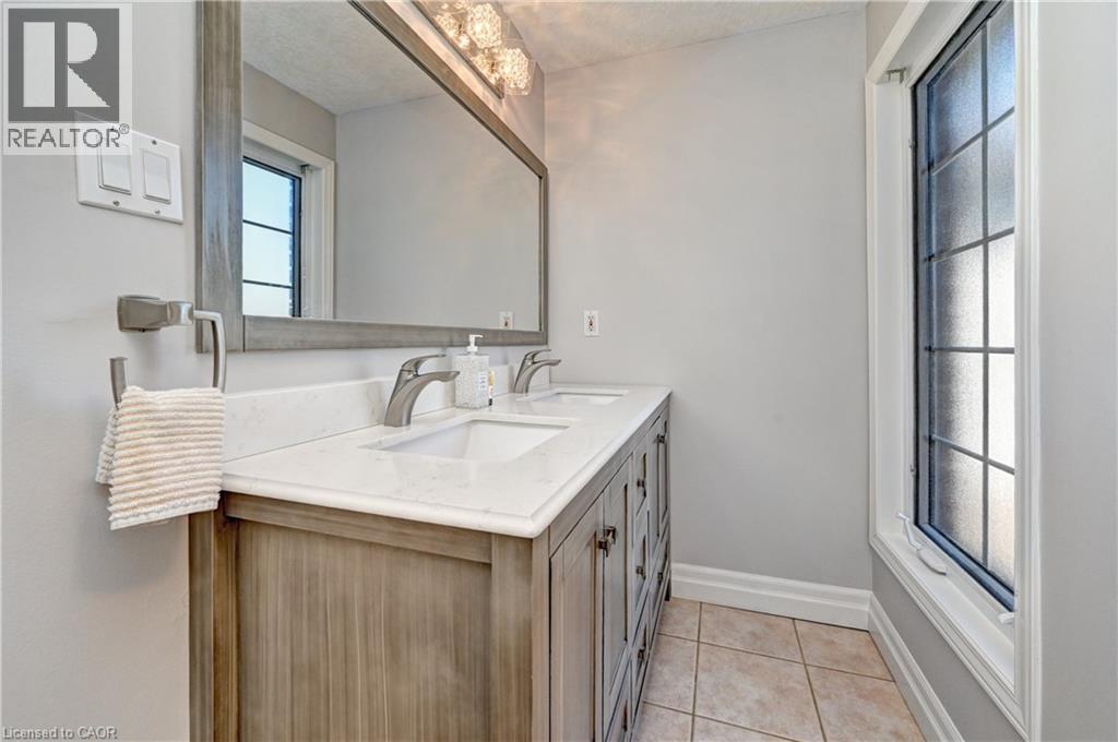 733 Chesapeake Drive, Waterloo, Ontario  N2K 4G3 - Photo 31 - 40873799