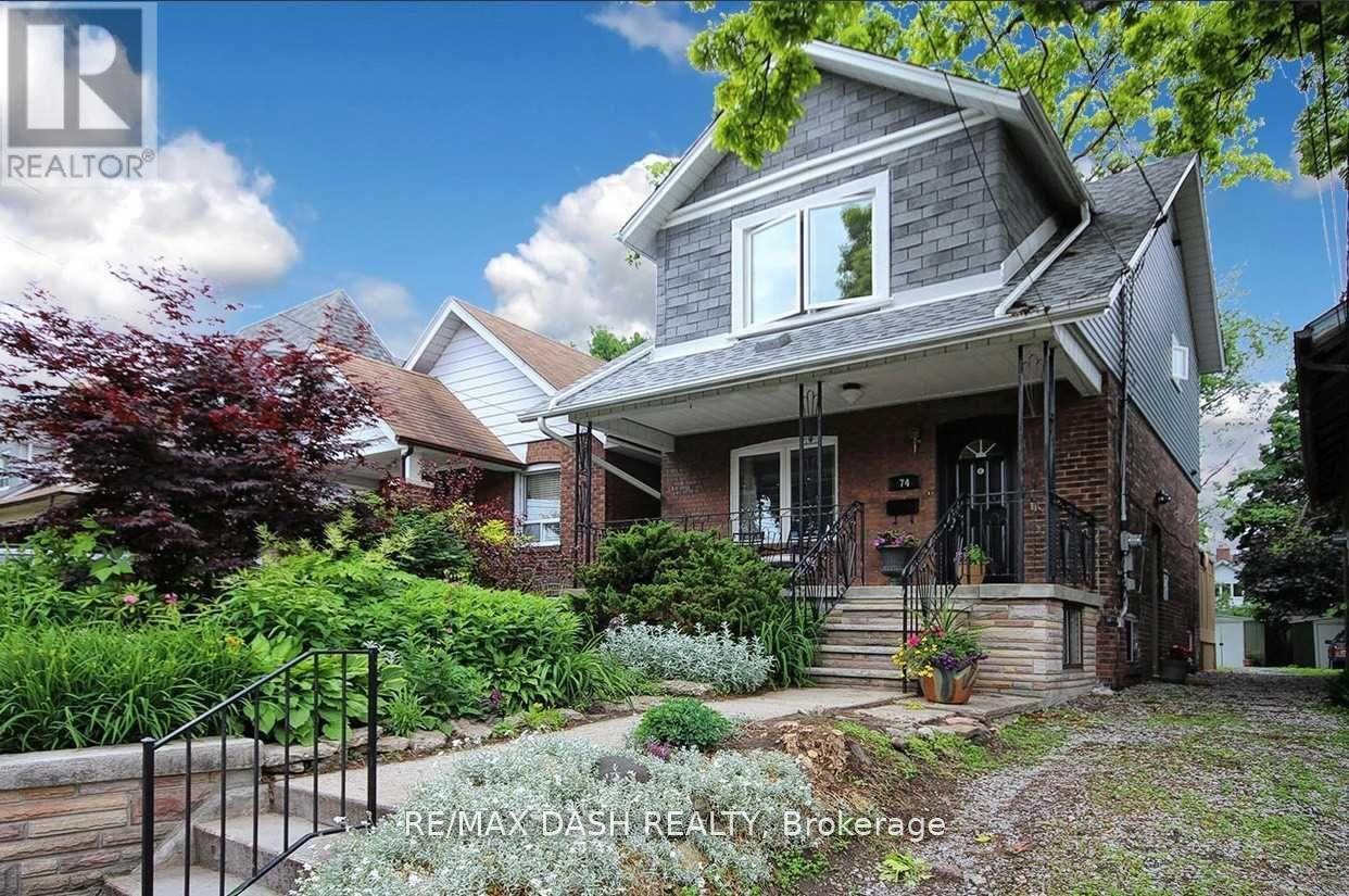 74 Oak Park Avenue, Toronto, Ontario M4C 4M3 - Photo 3 - E13790254