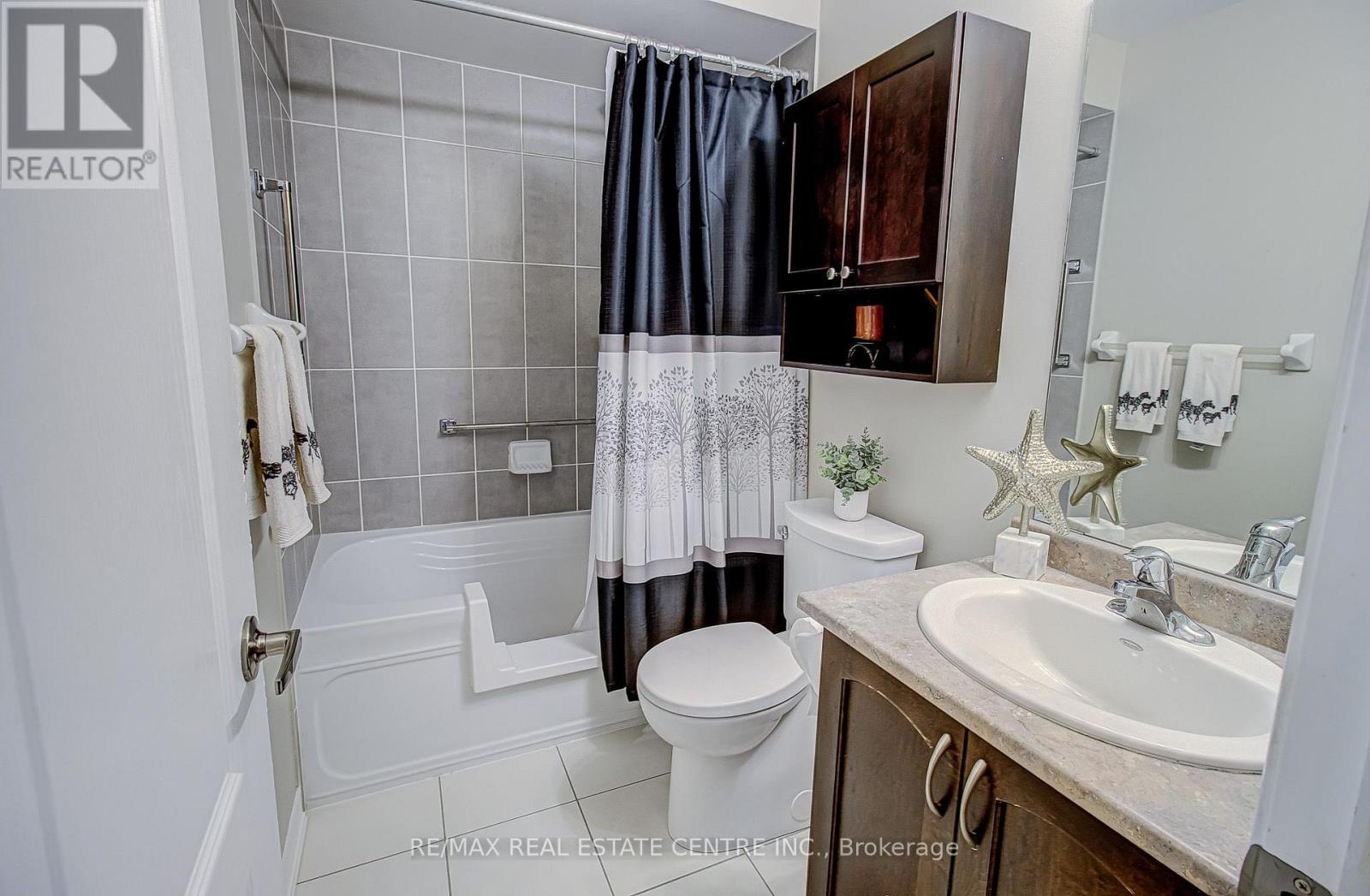 16 Lacorra Way S, Brampton, Ontario  L6R 3P2 - Photo 6 - W14111750