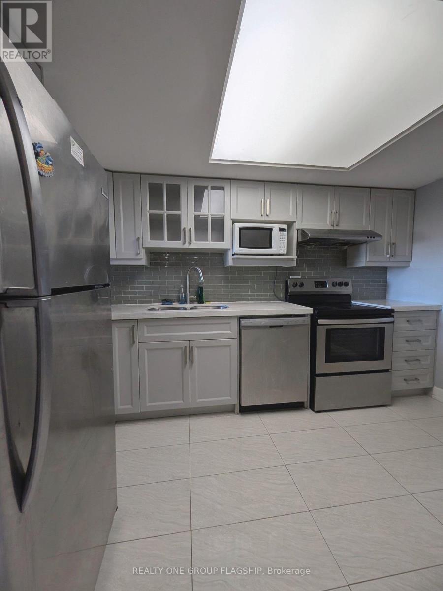 1010 - 2460 Eglinton Avenue E, Toronto (Eglinton East), Ontario  M1K 5J7 - Photo 1 - E14113912