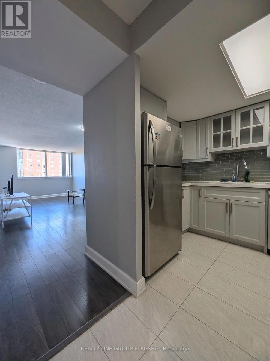 1010 - 2460 Eglinton Avenue E, Toronto (Eglinton East), Ontario  M1K 5J7 - Photo 2 - E14113912