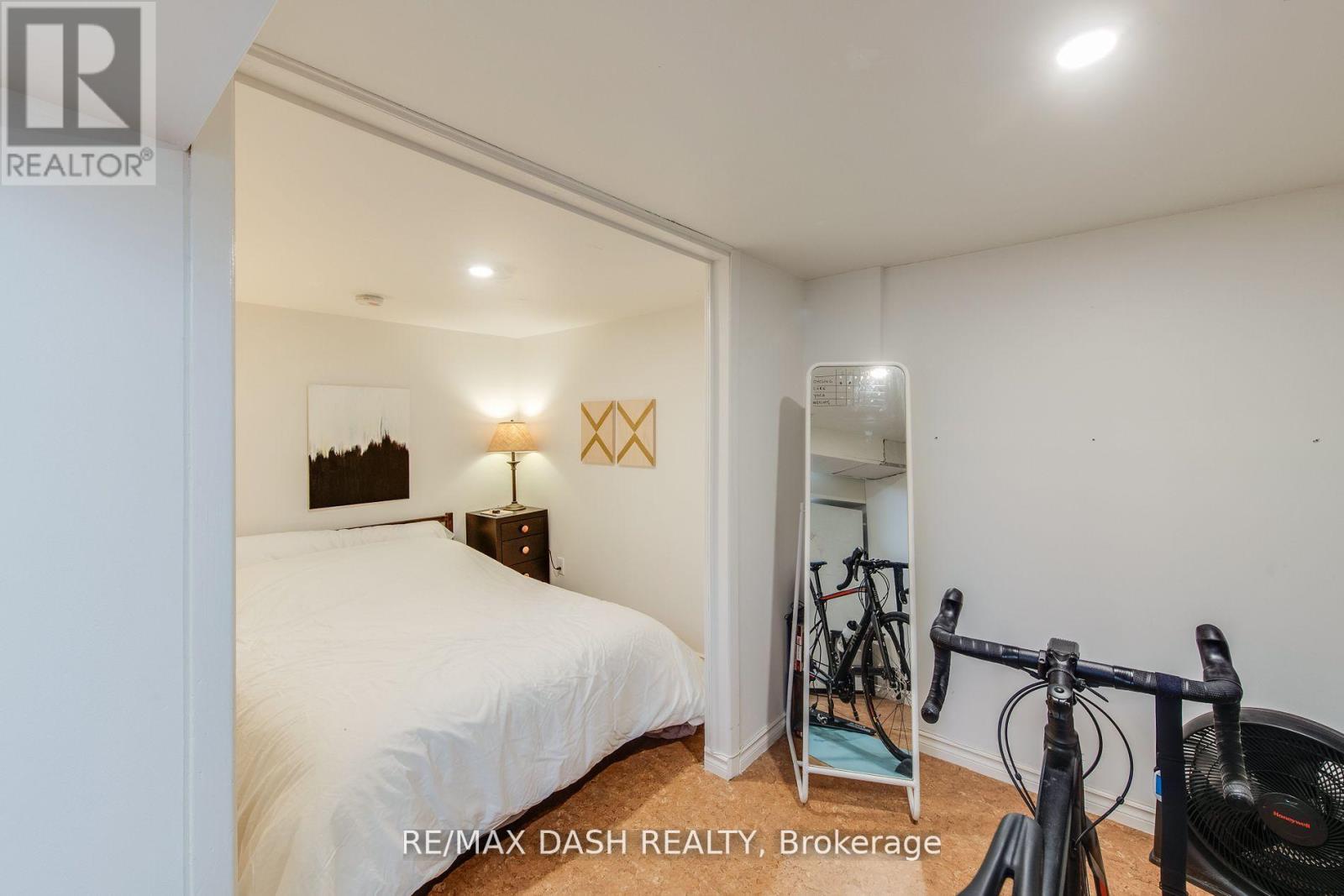 74 Oak Park Avenue, Toronto, Ontario M4C 4M3 - Photo 14 - E13790254