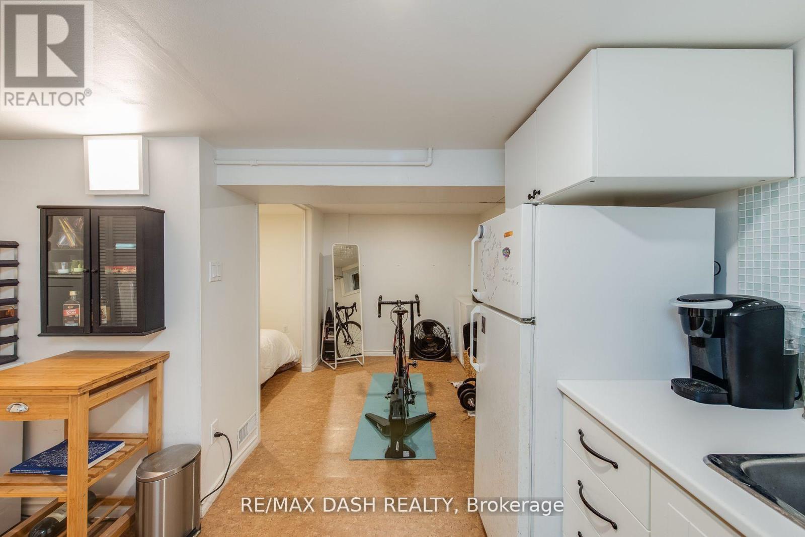 74 Oak Park Avenue, Toronto, Ontario M4C 4M3 - Photo 15 - E13790254