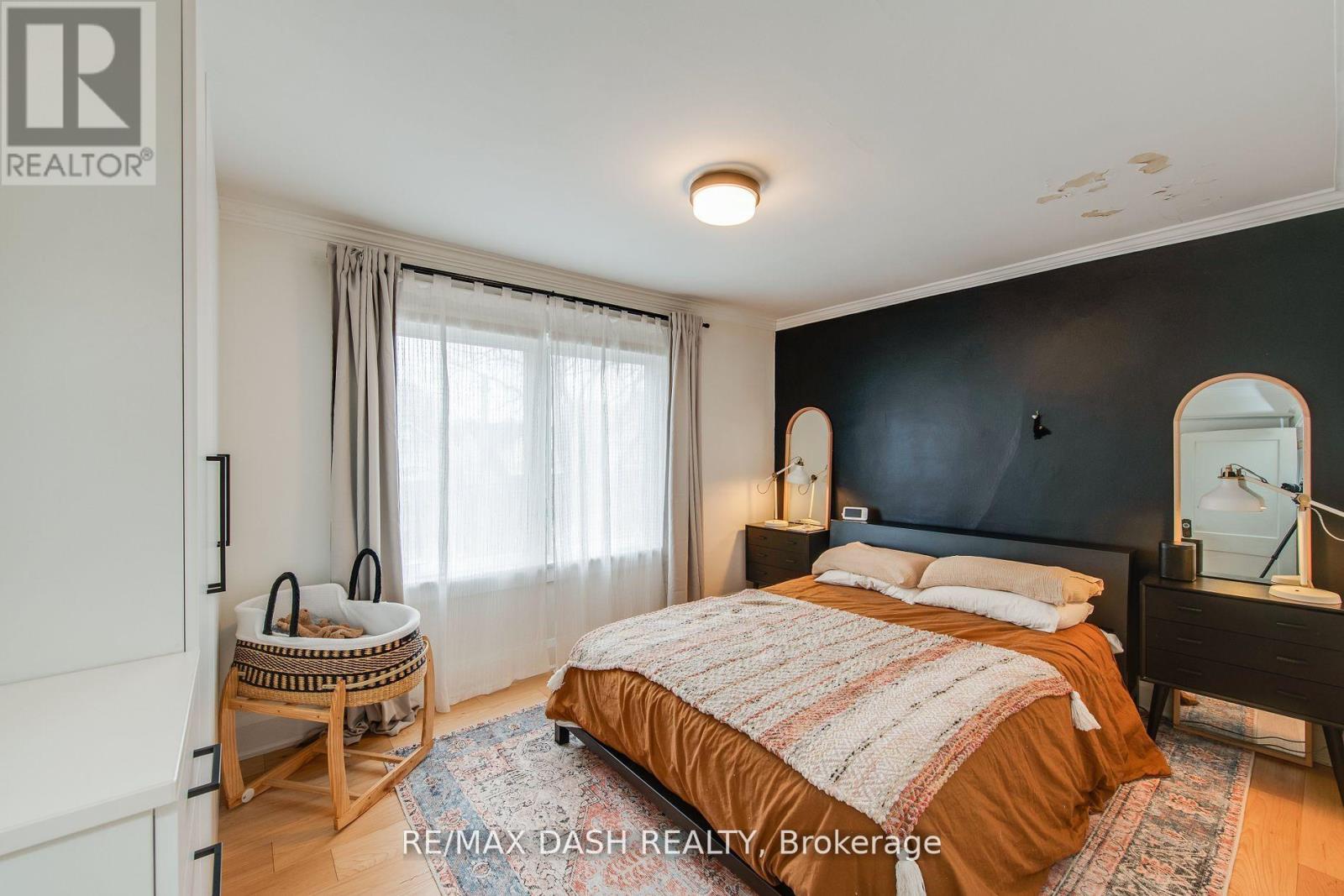 74 Oak Park Avenue, Toronto, Ontario M4C 4M3 - Photo 9 - E13790254