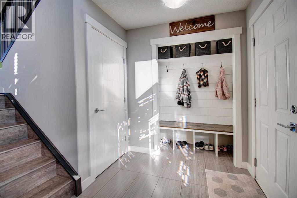 685 West Highland Crescent, Carstairs, Alberta  T0M 0N0 - Photo 3 - A2352898
