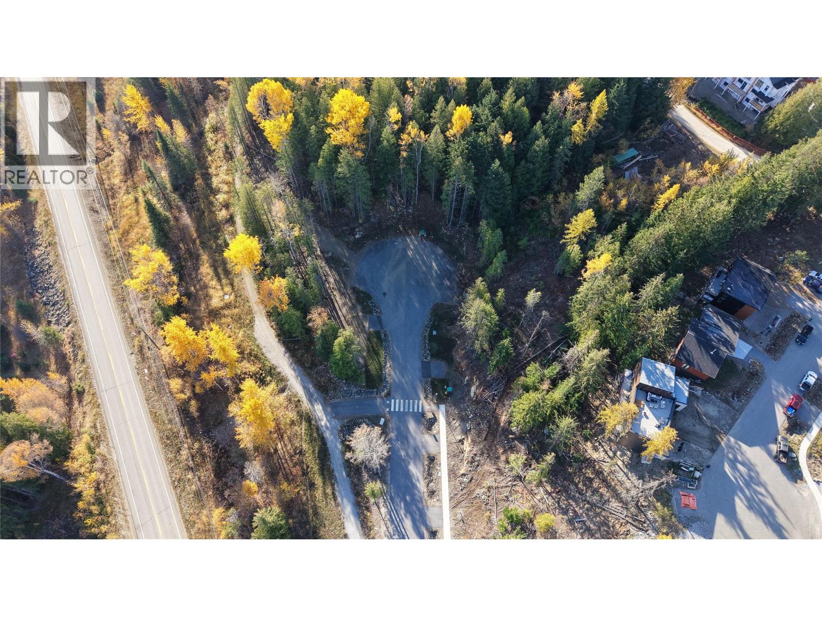 405 Centennial Place, Rossland, British Columbia  V0G 1Y0 - Photo 2 - 10403820
