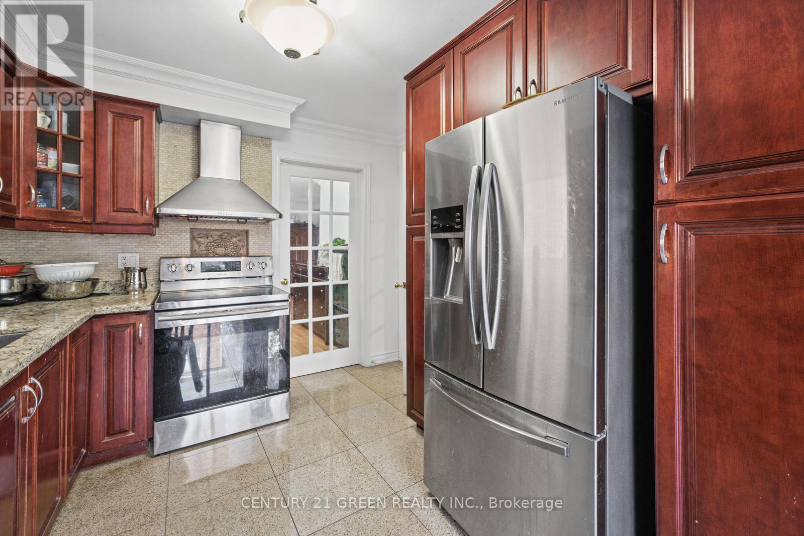 215 Kingknoll Drive, Brampton, Ontario  L6Y 4X4 - Photo 19 - W14113330