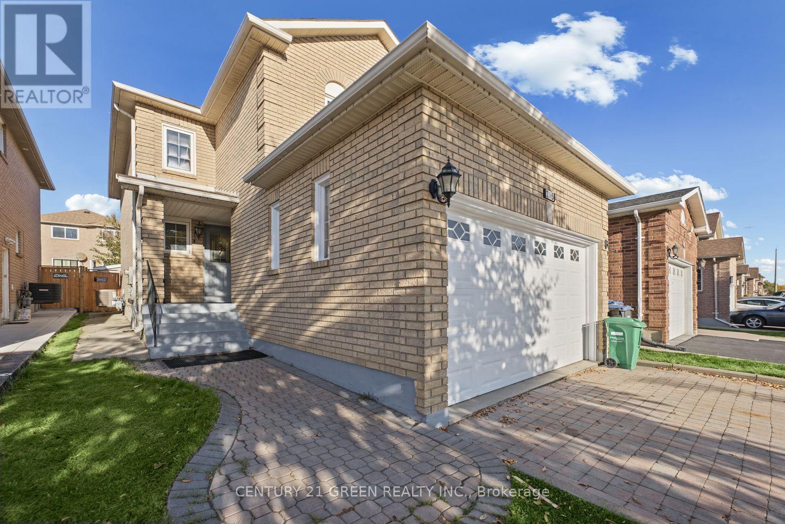 215 Kingknoll Drive, Brampton, Ontario  L6Y 4X4 - Photo 3 - W14113330