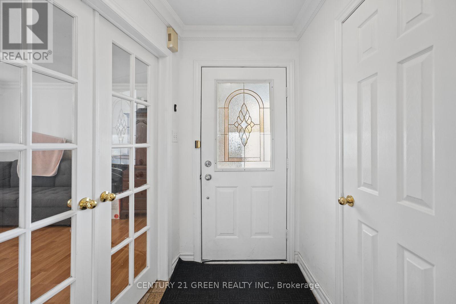 215 Kingknoll Drive, Brampton, Ontario  L6Y 4X4 - Photo 5 - W14113330