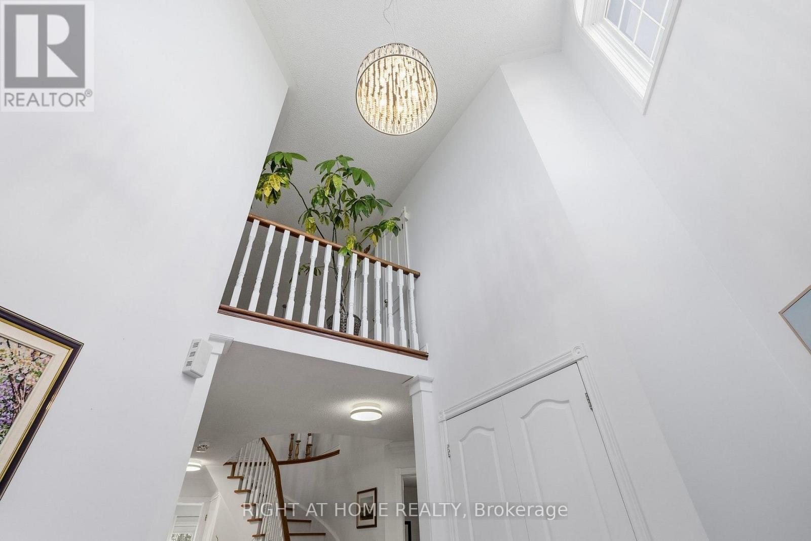 71 Veneto Drive, Vaughan, Ontario  L4L 8X5 - Photo 7 - N14113996