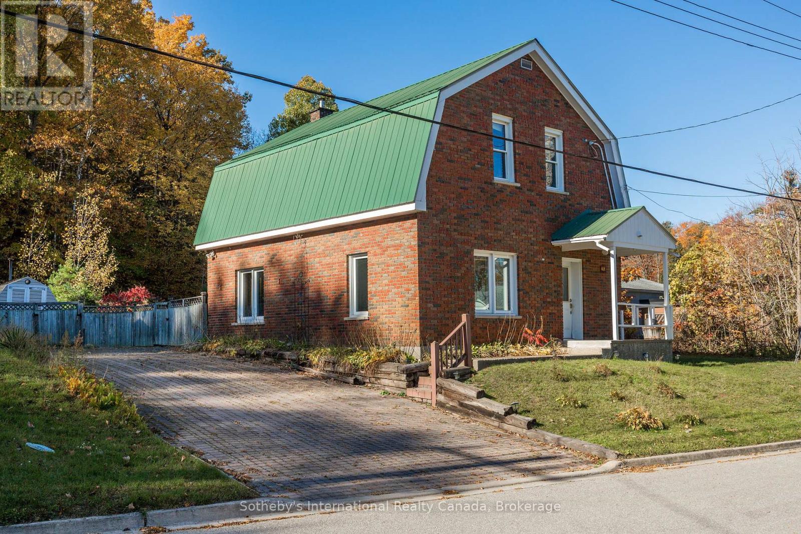 20 Ludlow Street, Midland, Ontario  L4R 4M5 - Photo 2 - S14113988