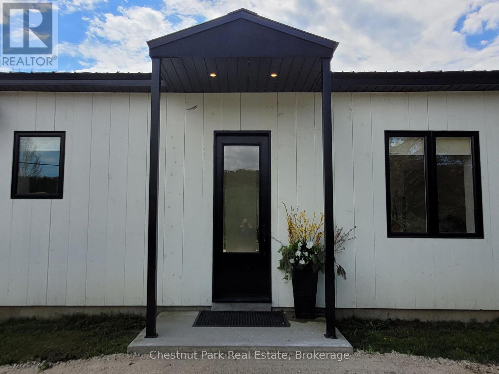 7965 County Road 9, Clearview, Ontario  L0M 1S0 - Photo 5 - S14113998
