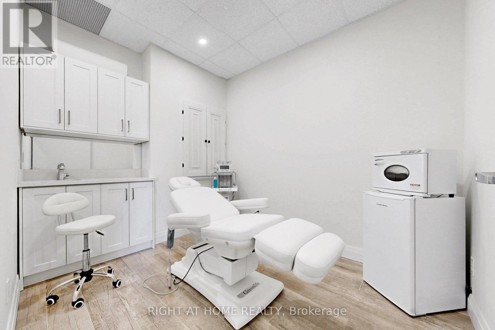 125 - 701 Sheppard Avenue W, Toronto, Ontario  M3H 0B2 - Photo 12 - C13849300