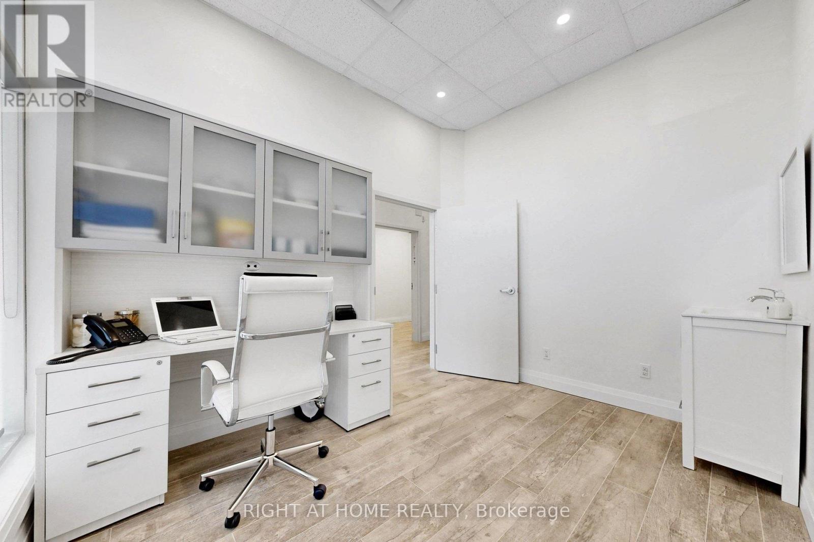 125 - 701 Sheppard Avenue W, Toronto, Ontario  M3H 0B2 - Photo 13 - C13849300