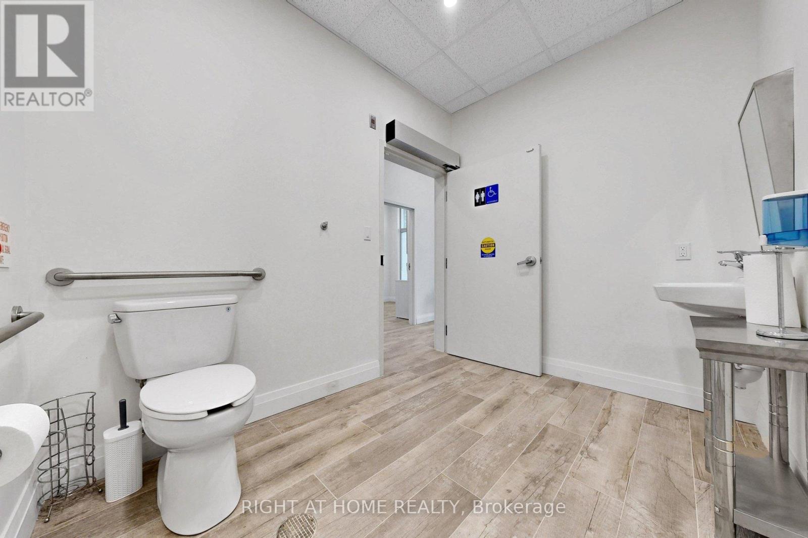 125 - 701 Sheppard Avenue W, Toronto, Ontario  M3H 0B2 - Photo 16 - C13849300