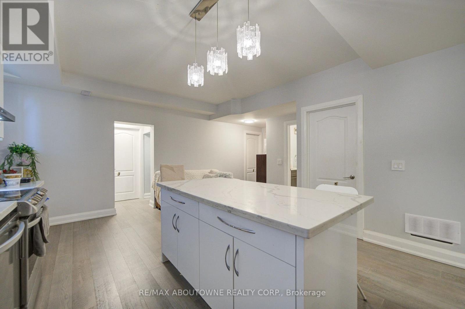 1525 Kenmuir Avenue, Mississauga, Ontario  L5G 4B6 - Photo 41 - W14103420