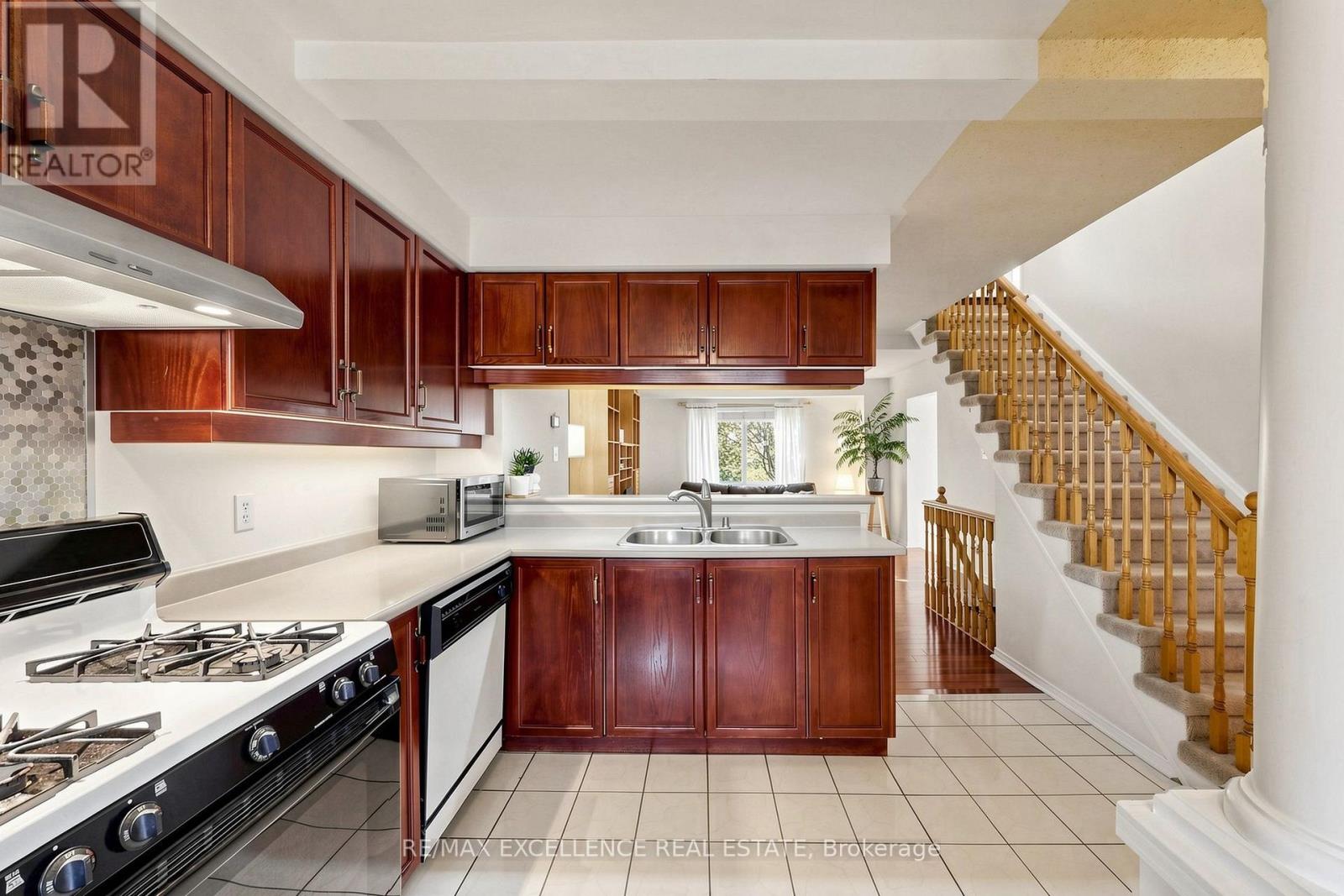 72 Desert Sand Drive, Brampton, Ontario  L6R 1V6 - Photo 14 - W14109528