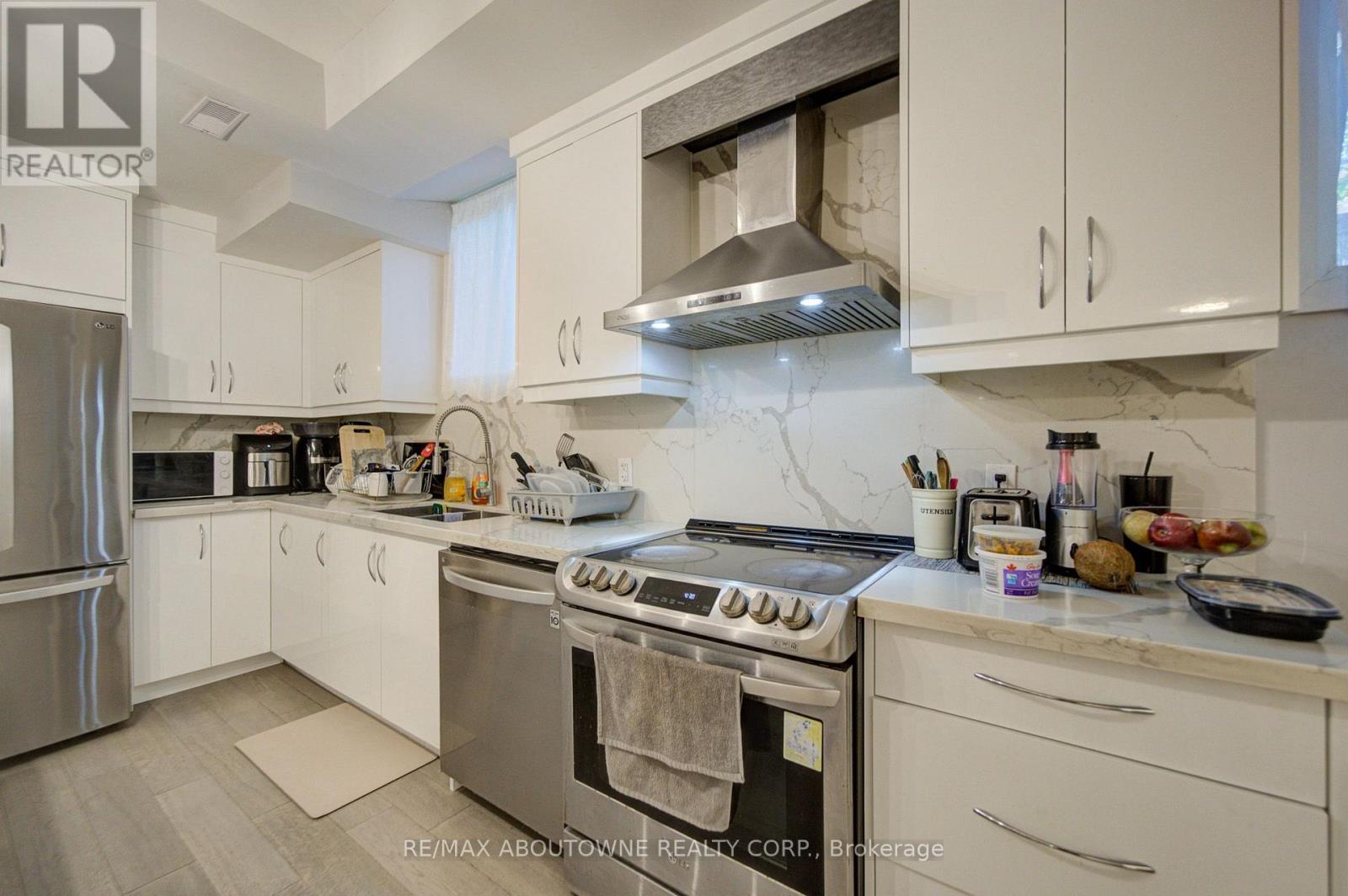 1525 Kenmuir Avenue, Mississauga, Ontario  L5G 4B6 - Photo 39 - W14103420