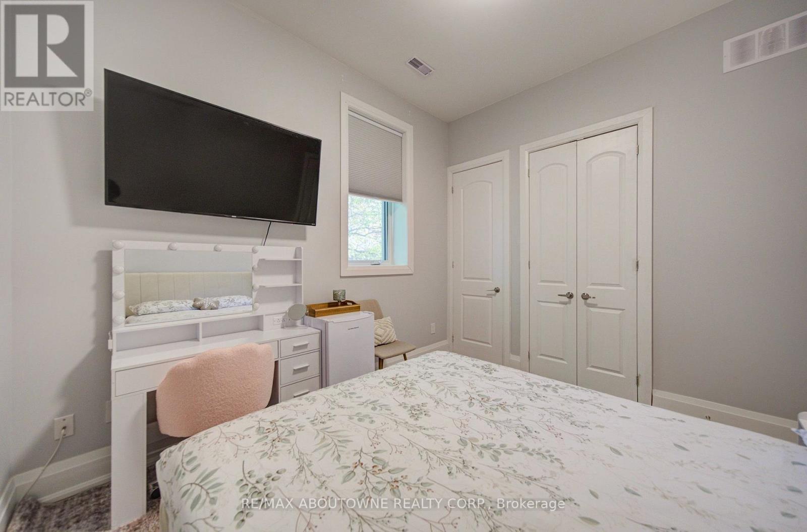 1525 Kenmuir Avenue, Mississauga, Ontario  L5G 4B6 - Photo 17 - W14103420