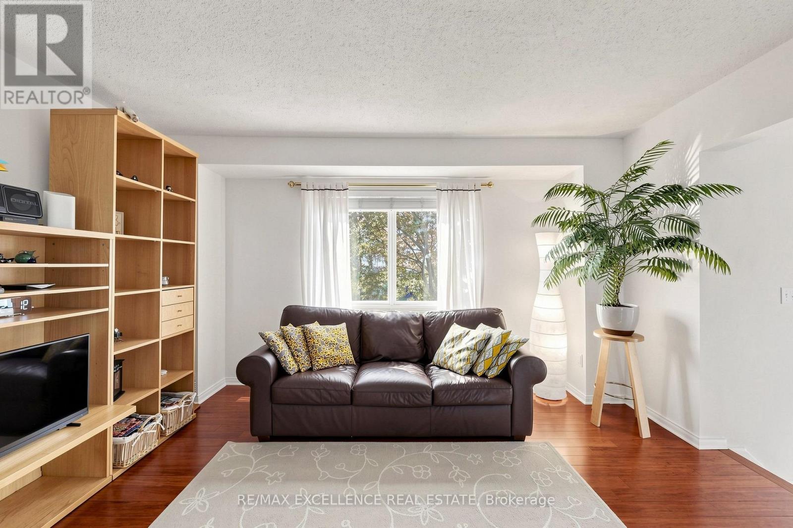 72 Desert Sand Drive, Brampton, Ontario  L6R 1V6 - Photo 5 - W14109528