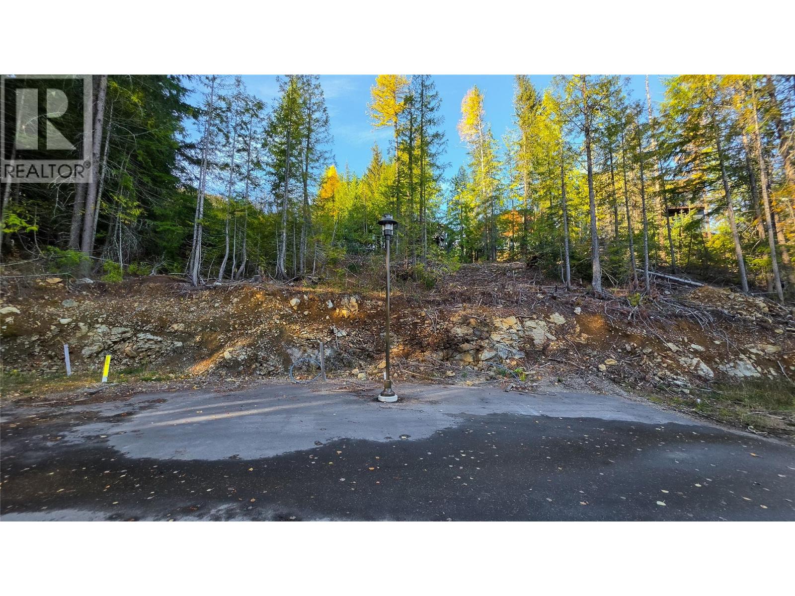 413 Centennial Place, Rossland, British Columbia
