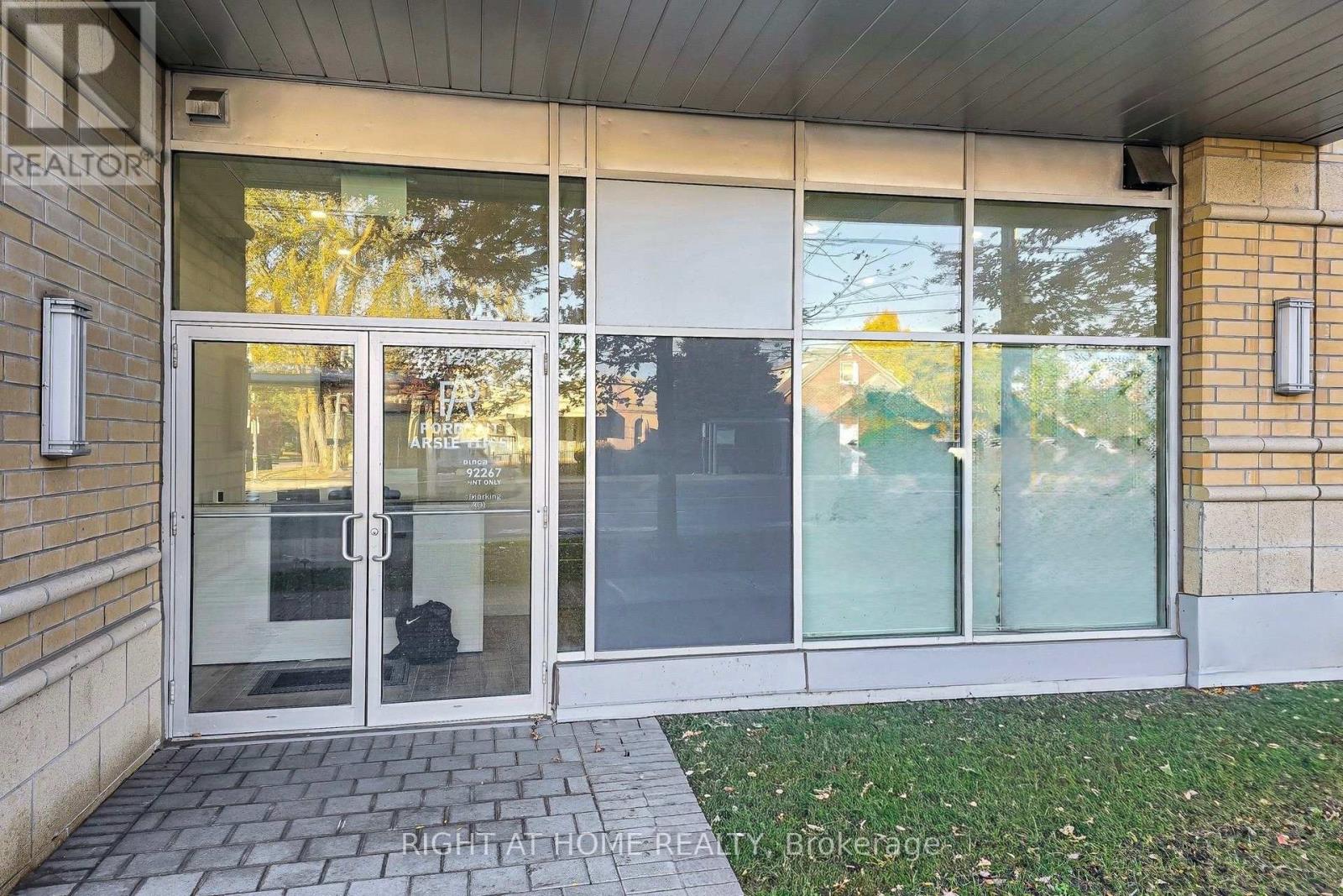 125 - 701 Sheppard Avenue W, Toronto, Ontario  M3H 0B2 - Photo 2 - C13849300