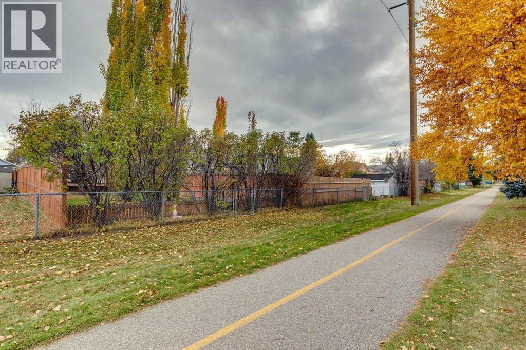 17 Shawglen Court SW, Calgary, Alberta  T2Y 2R1 - Photo 19 - A2354304