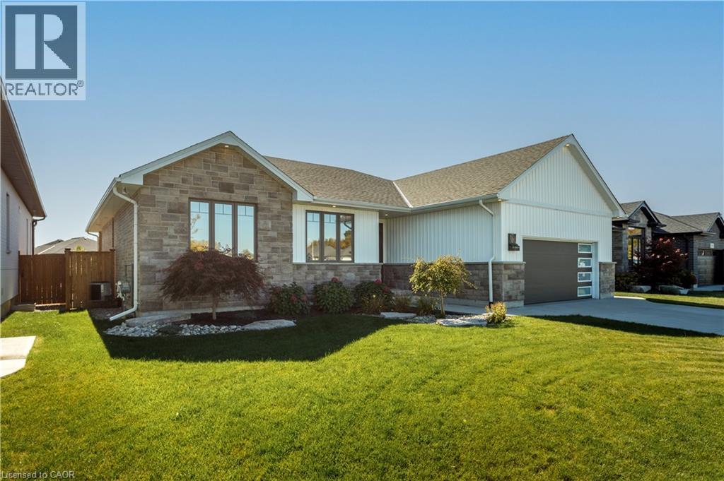 3591 Mia Lane, Camlachie, Ontario  N0N 1E0 - Photo 2 - 40872720