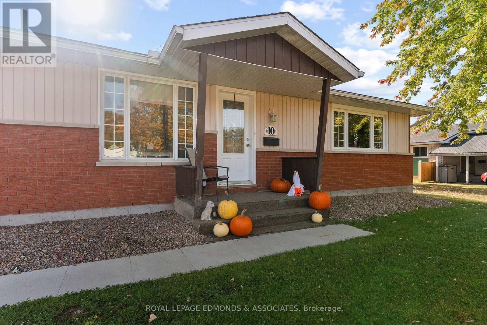 10 Sunset Crescent, Petawawa, Ontario  K8H 2L7 - Photo 11 - X14114058