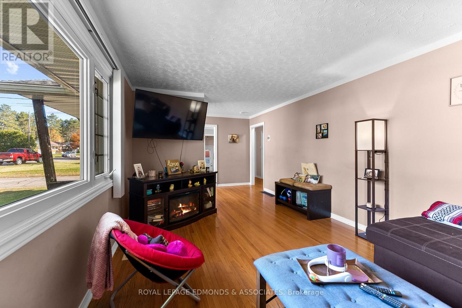 10 Sunset Crescent, Petawawa, Ontario  K8H 2L7 - Photo 15 - X14114058