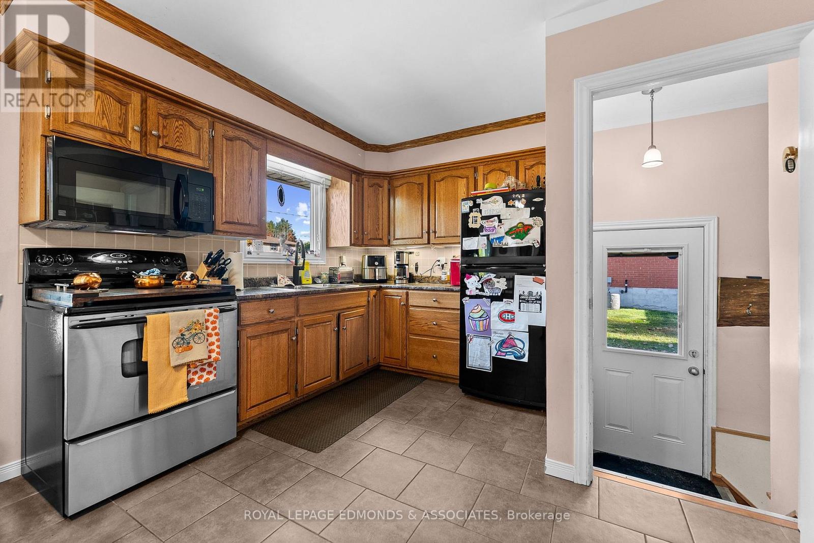 10 Sunset Crescent, Petawawa, Ontario  K8H 2L7 - Photo 16 - X14114058
