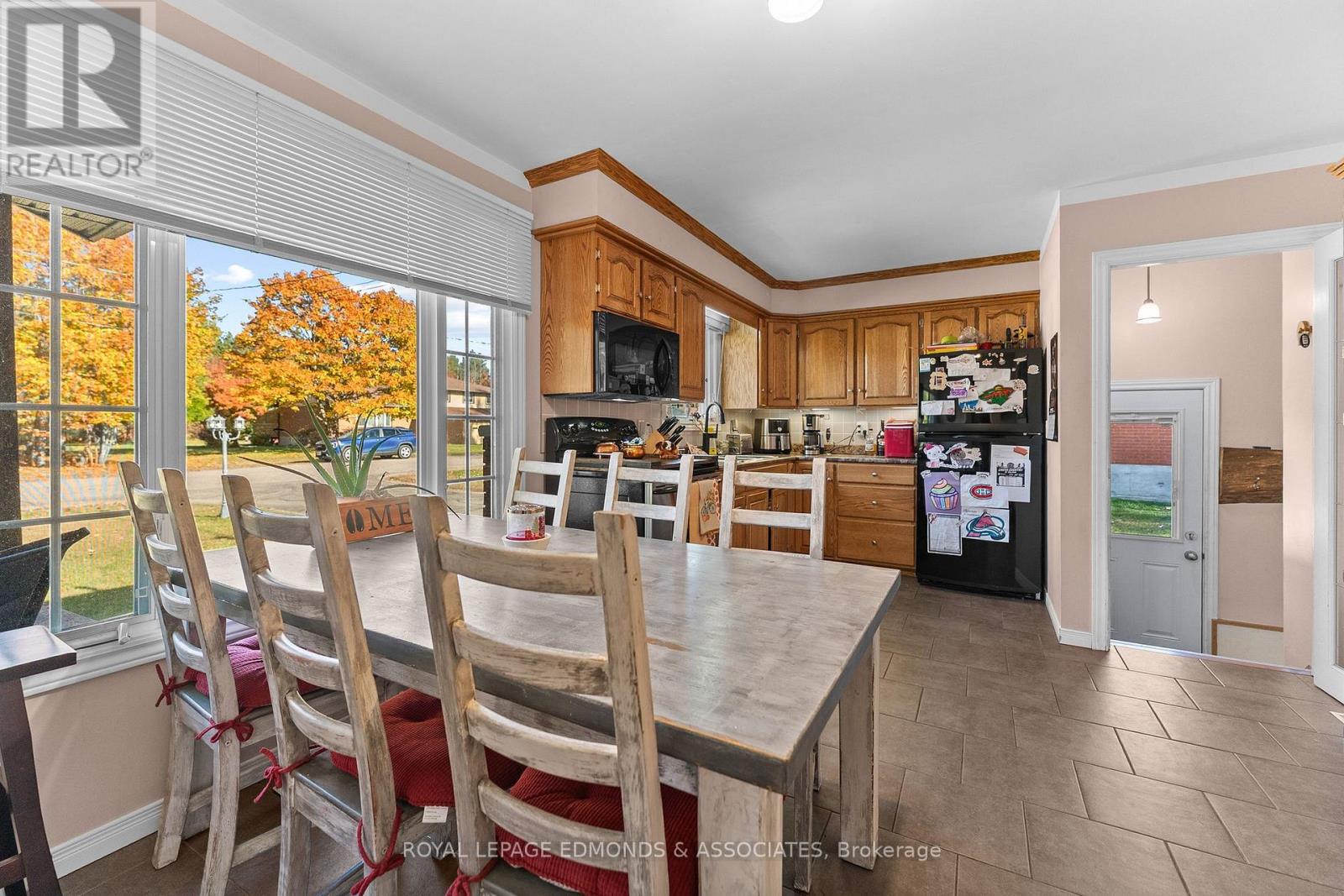 10 Sunset Crescent, Petawawa, Ontario  K8H 2L7 - Photo 18 - X14114058