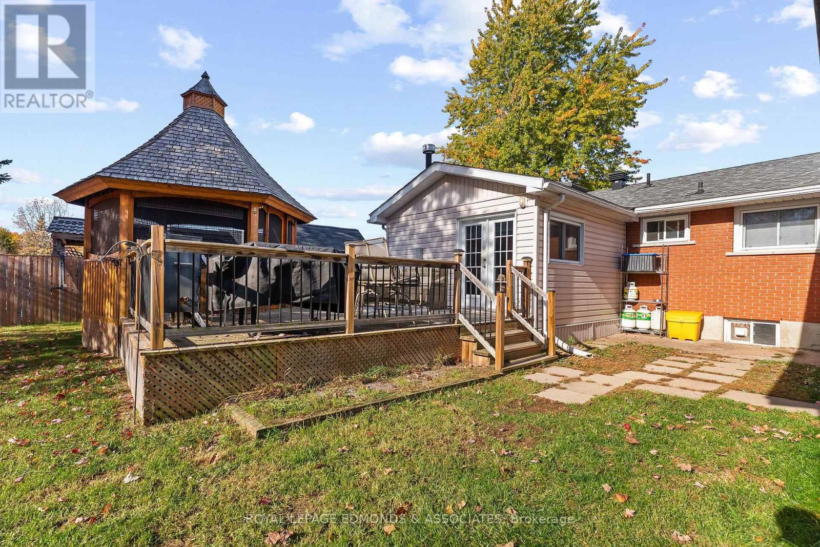 10 Sunset Crescent, Petawawa, Ontario  K8H 2L7 - Photo 38 - X14114058