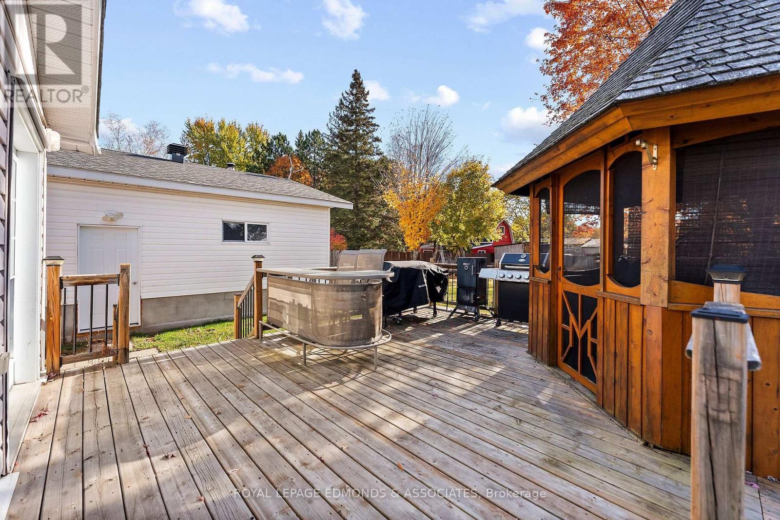 10 Sunset Crescent, Petawawa, Ontario  K8H 2L7 - Photo 39 - X14114058