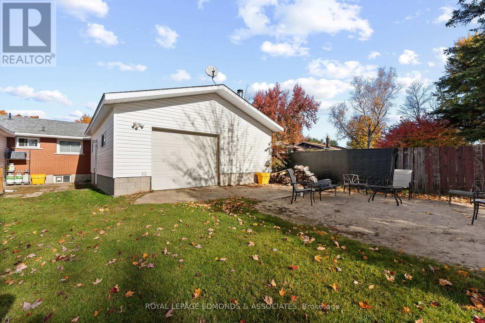 10 Sunset Crescent, Petawawa, Ontario  K8H 2L7 - Photo 41 - X14114058