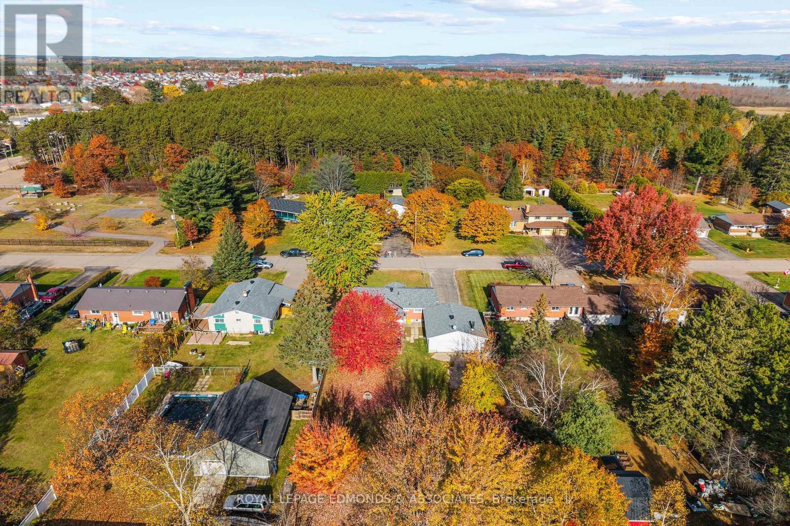 10 Sunset Crescent, Petawawa, Ontario  K8H 2L7 - Photo 49 - X14114058