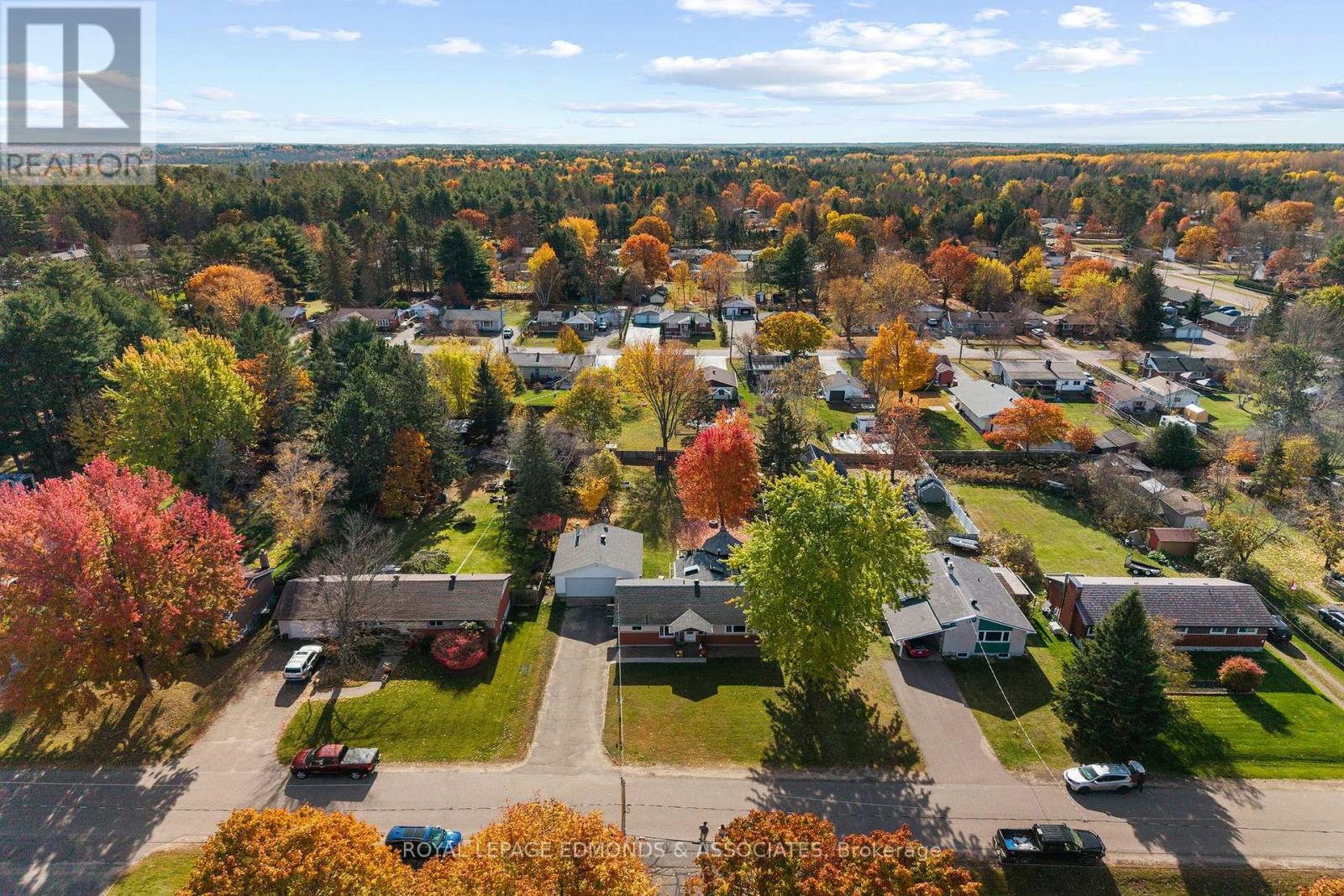 10 Sunset Crescent, Petawawa, Ontario  K8H 2L7 - Photo 8 - X14114058