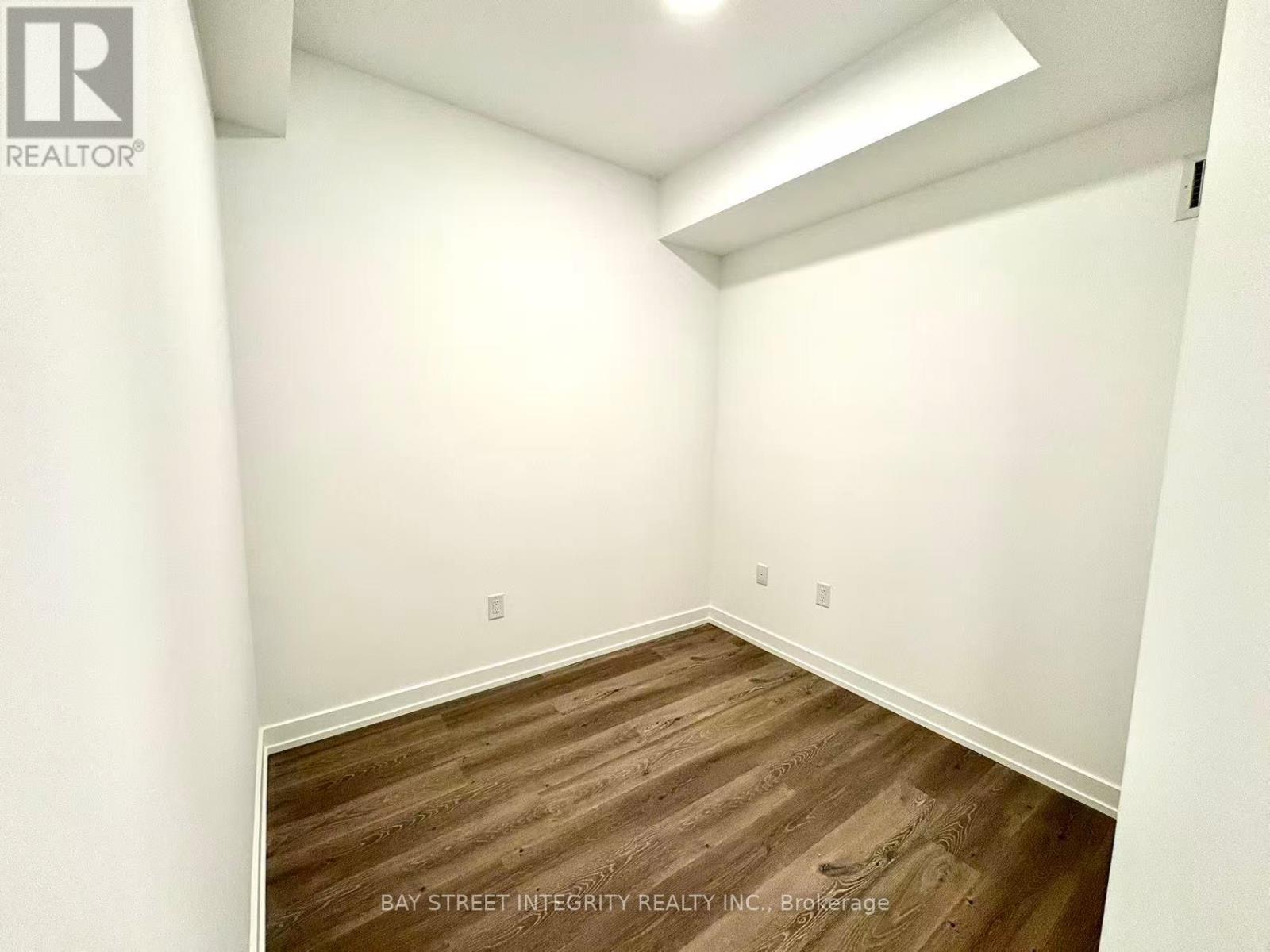 2302 - 395 Square One Drive, Mississauga (City Centre), Ontario  L5B 0P6 - Photo 7 - W14114044